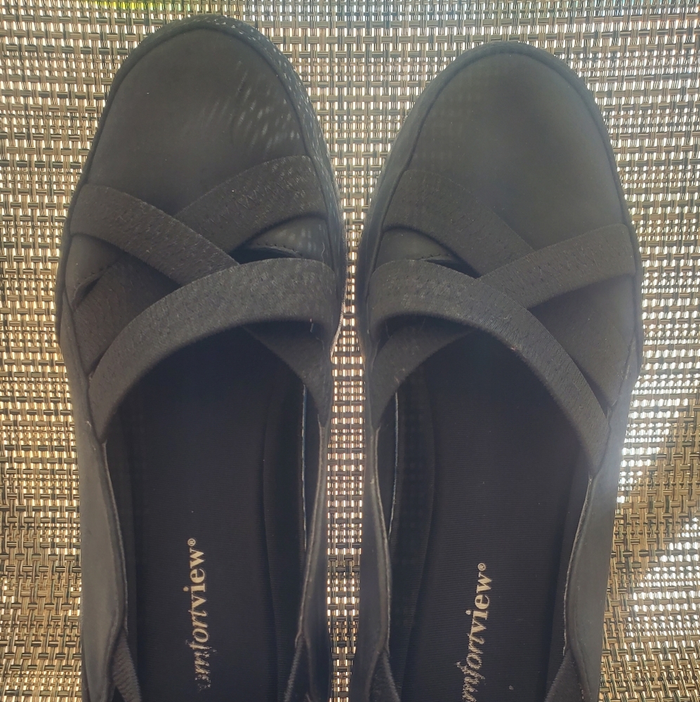 Ladies ComfortView Slip On Shoes, Size 11, Good Condition - Stretch Sport Kynlee